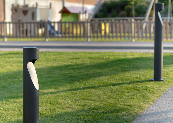 Alumbrado Público con luminarias LED para la iluminación exterior , Balizas , IBLI Baliza Lis , <strong>Baliza LED para aplicaciones de señalización e iluminación de caminos, parques y zonas peatonales</strong>