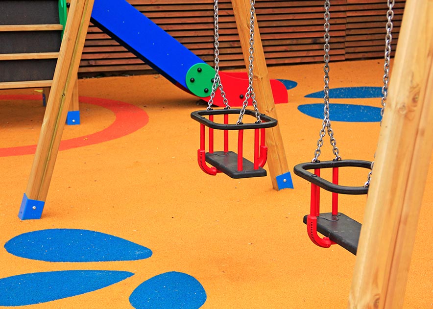 Aire de jeux avec toboggans, balançoires et jeux pour enfants , Balançoires , PCL5 Balançoire Clok Cuna , 